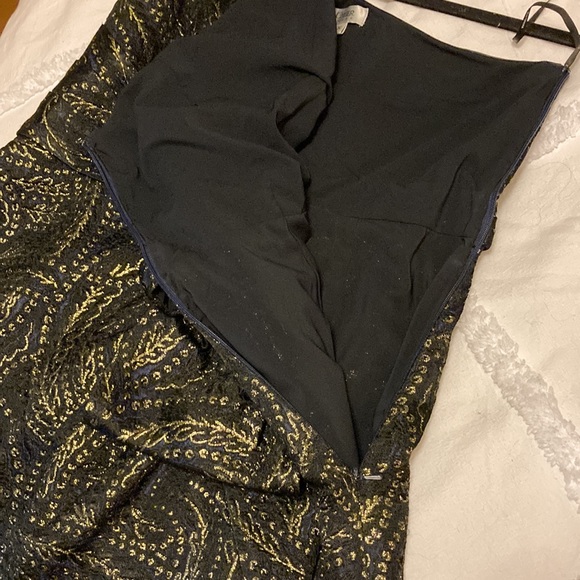 Beautiful Kay Unger, one shoulder brocade cocktail dress. Size 14. - Picture 8 of 9